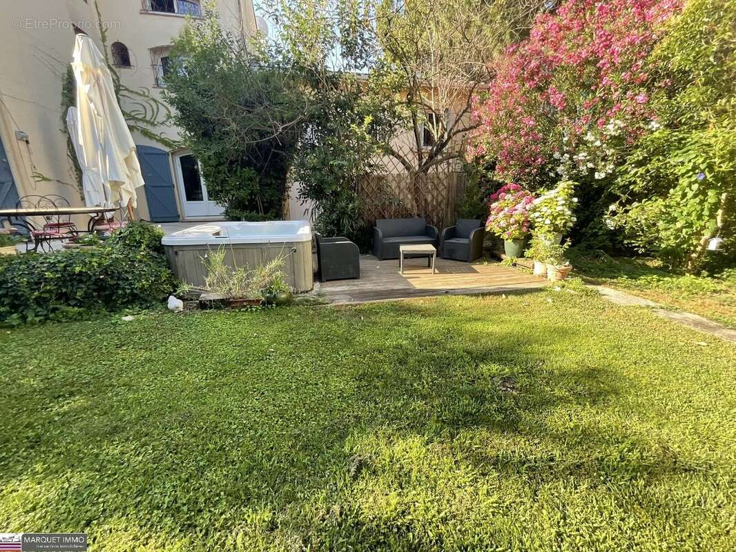 Découvrez cet ensemble immobilier composé de 2 villas indépendantes T6 de 179 m² et T3 de 59 m² en 4 faces sur 828 m² de terrain - photo 15