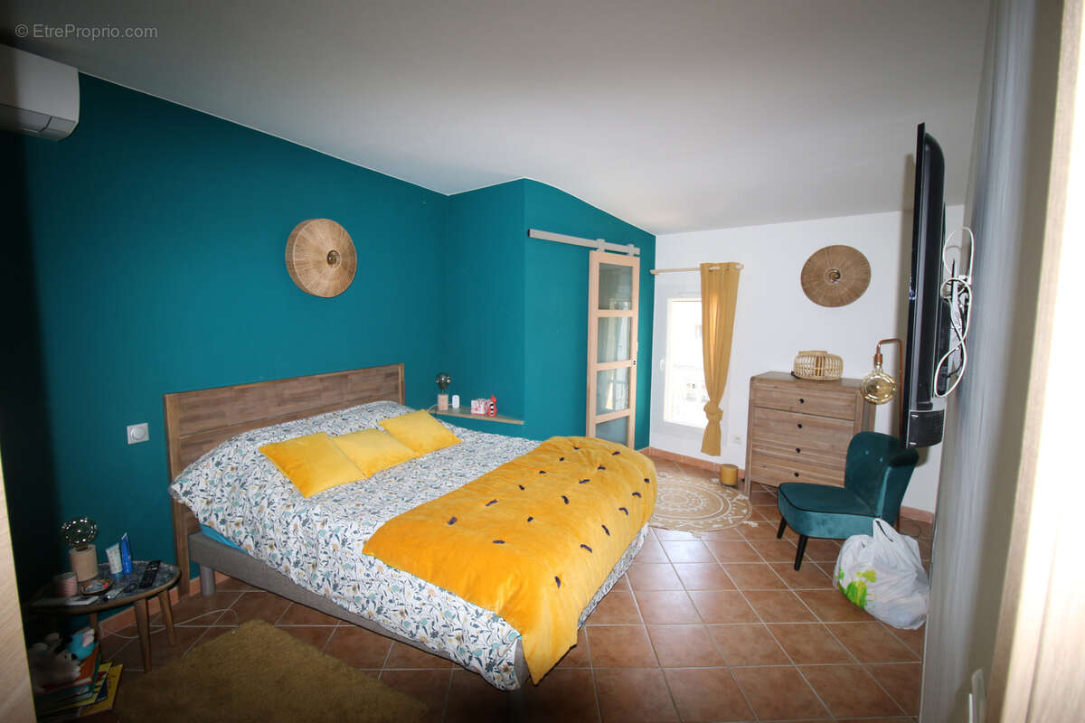 Maison de maître avec jardin, pisicine, parkings. - photo 22