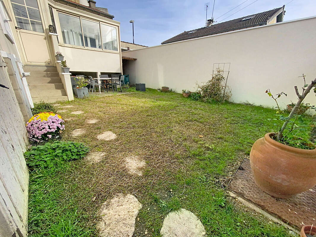 Maison à SAINT-MAUR-DES-FOSSES