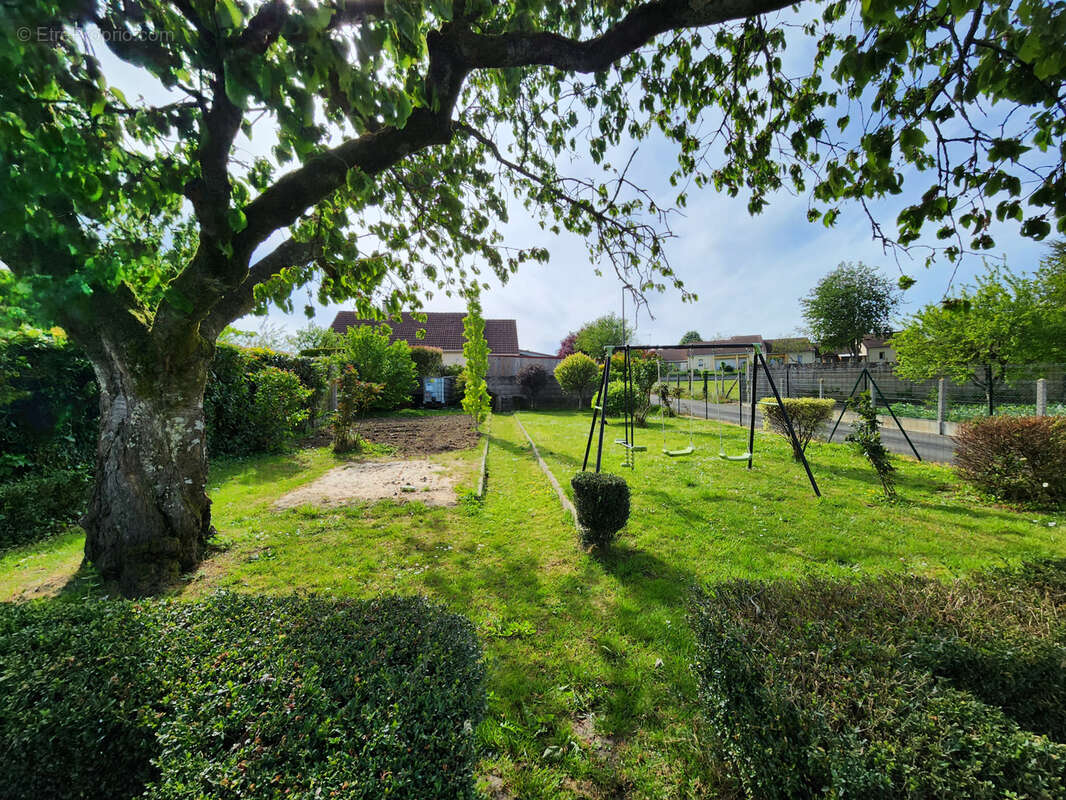 Maison à MARIGNE-LAILLE