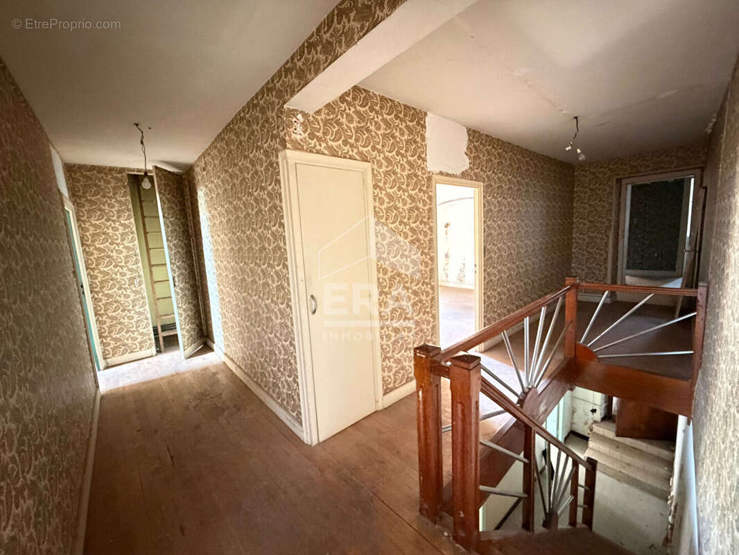 Maison Arthes 8 pièces 200 m2 - photo 4