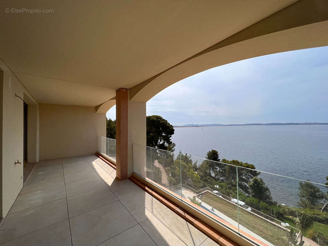 Appartement à CARQUEIRANNE