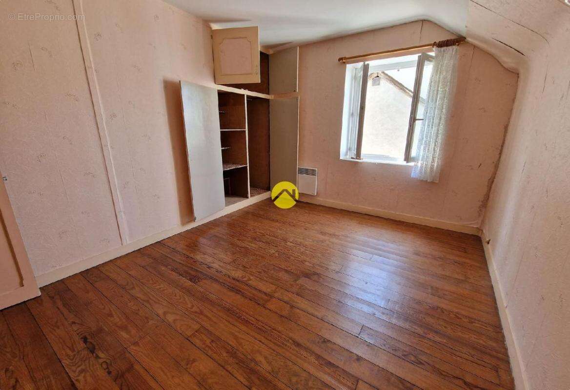 Maison à LES AIX-D&#039;ANGILLON