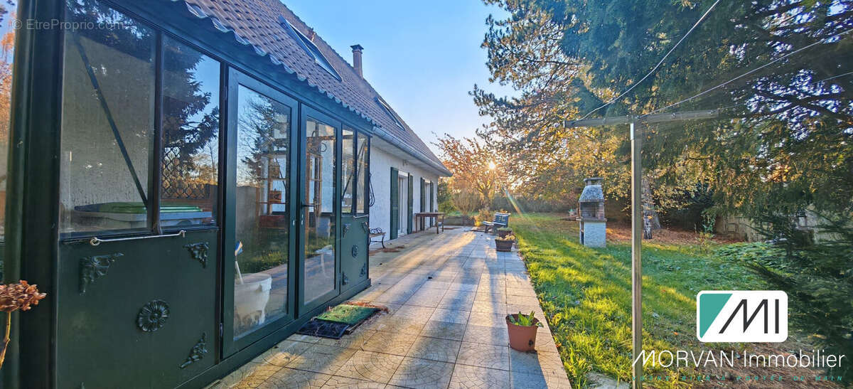 Maison à LES ESSARTS-LE-ROI