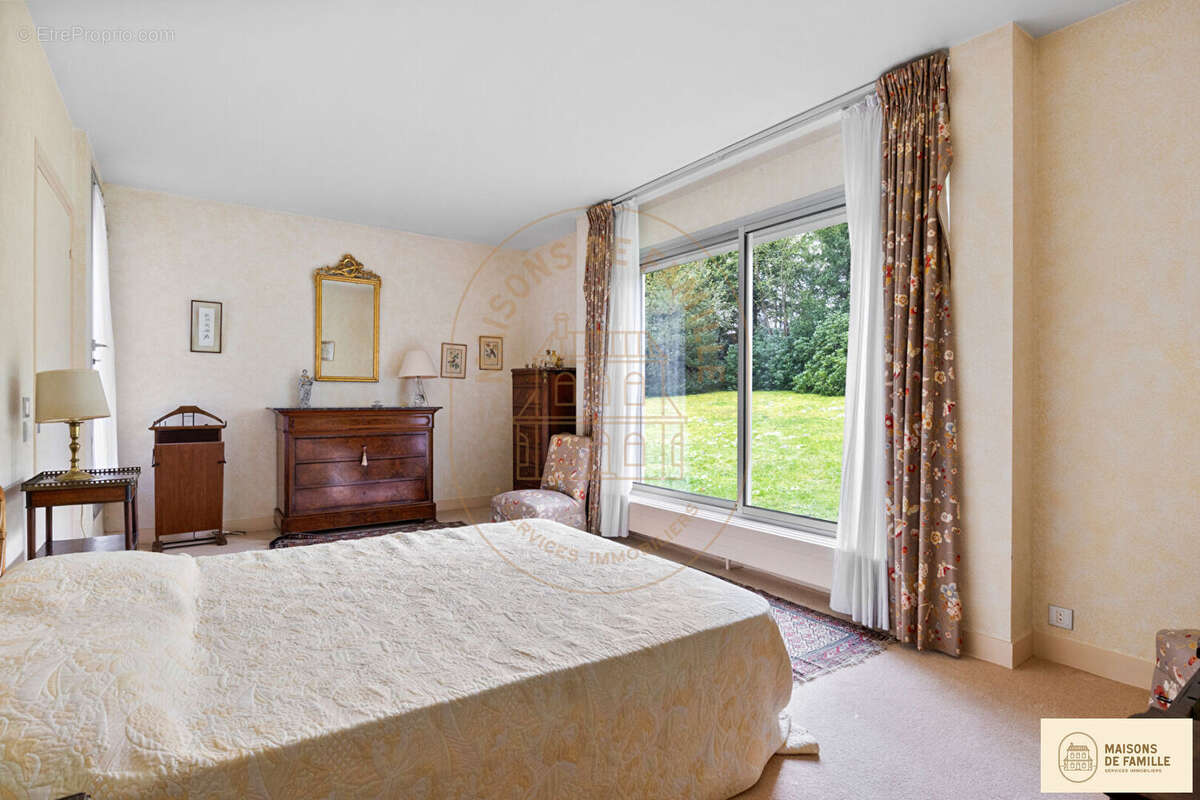 Maison à LA CELLE-SAINT-CLOUD