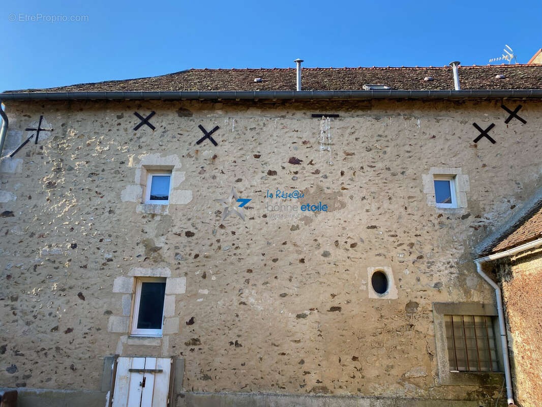 Appartement à NEUFCHATEL-EN-SAOSNOIS
