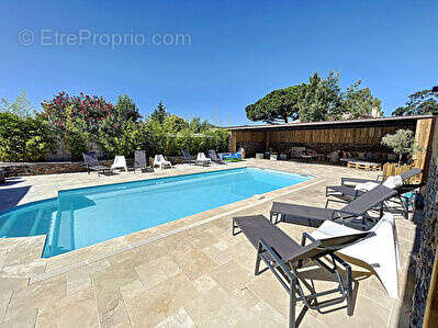 Appartement à BORMES-LES-MIMOSAS