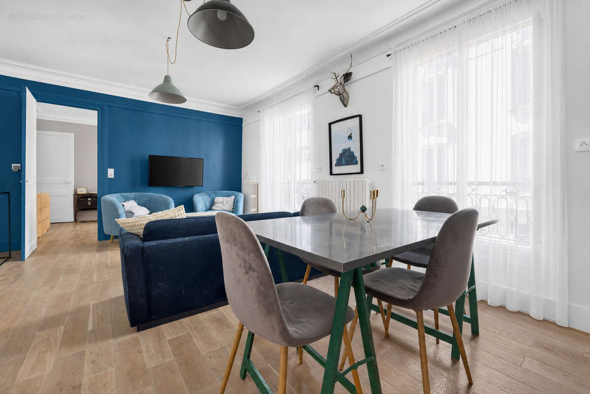 Appartement à PARIS-10E