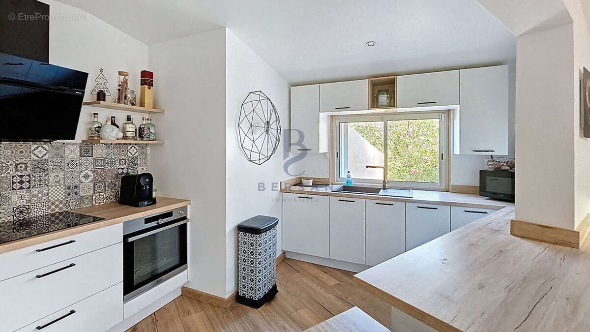 ** vendu par votre agence bersan immobilier**  villa avec piscine quartier tour de mare fréjus, rénovée avec goût - photo 10