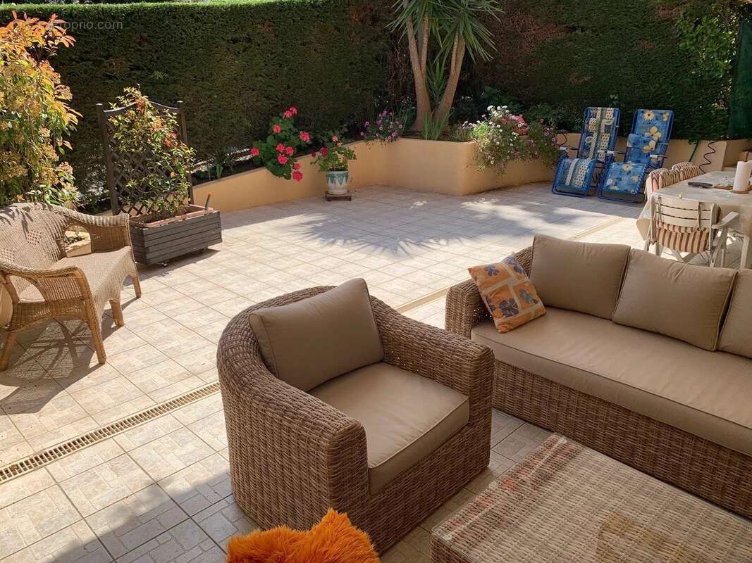 Appartement à MANDELIEU-LA-NAPOULE