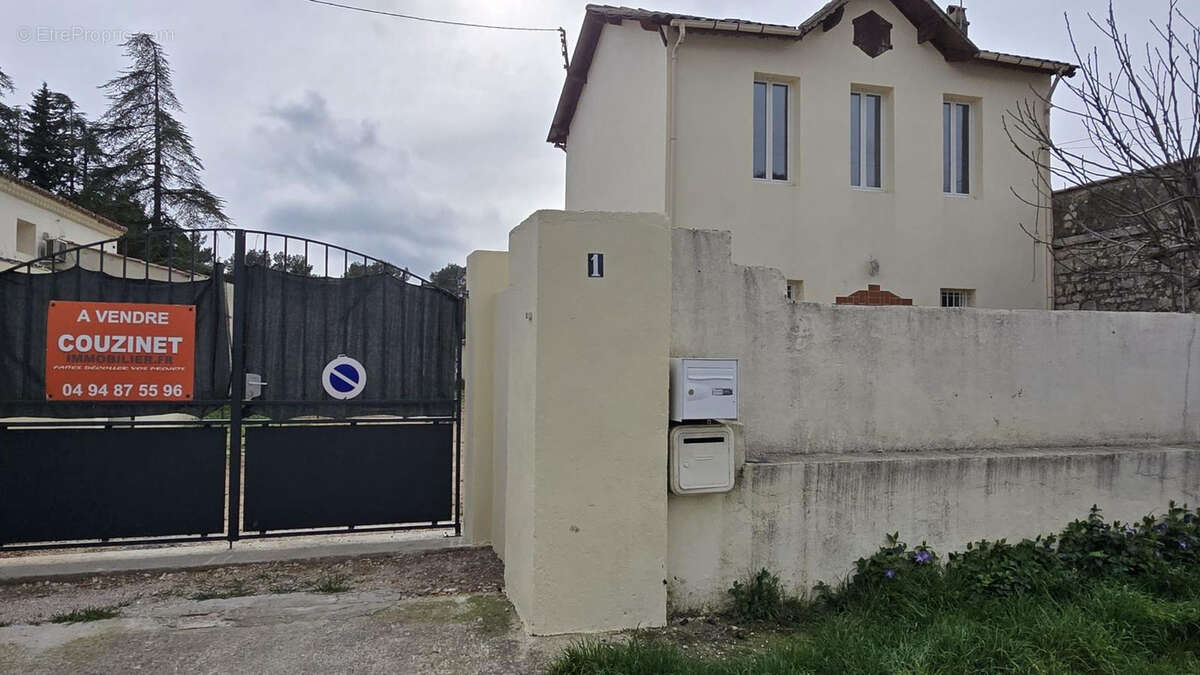 Maison à LE CASTELLET