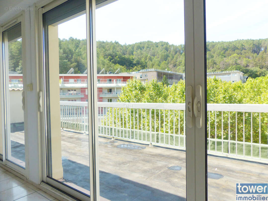 Appartement à LAMALOU-LES-BAINS
