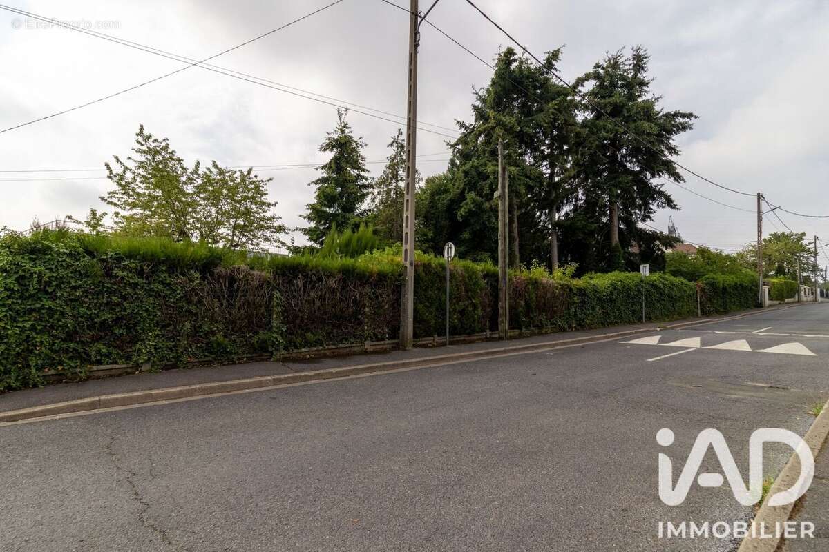 Terrain 325 m² à Osny  - photo 4