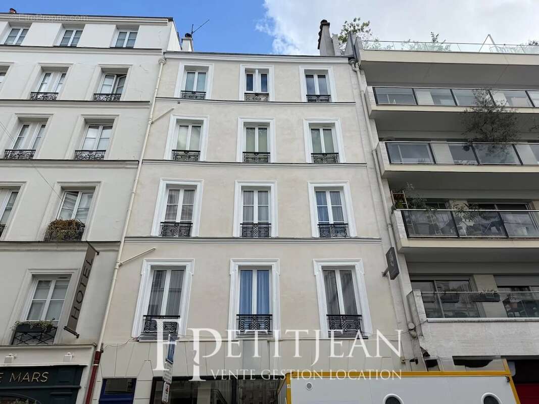 Appartement à PARIS-7E