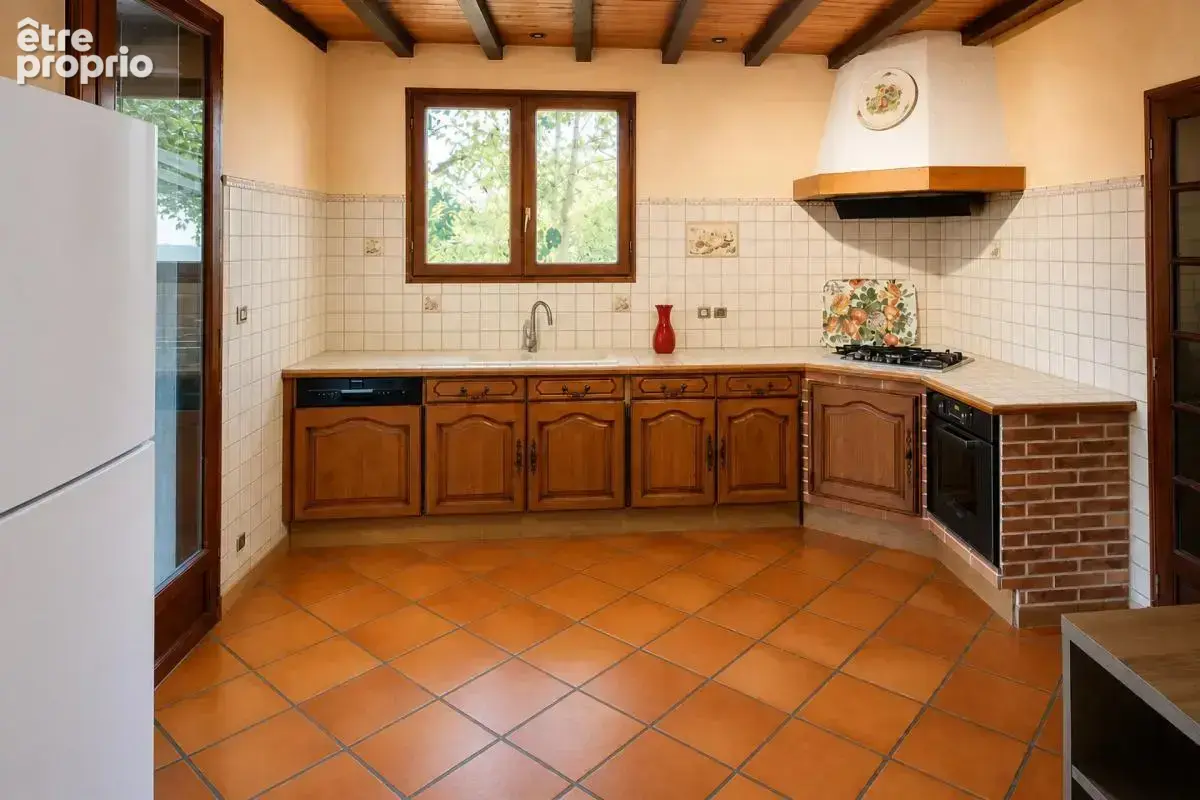 Maison de 6 pièces de 155 m² à La Croix-Blanche - photo 4