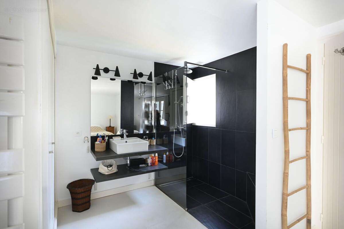 Maison à LES PORTES-EN-RE