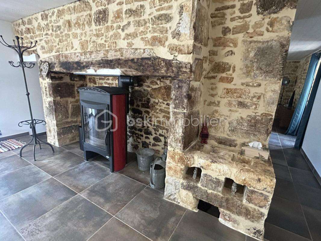 Maison à SAINT-MARTIAL-DE-NABIRAT