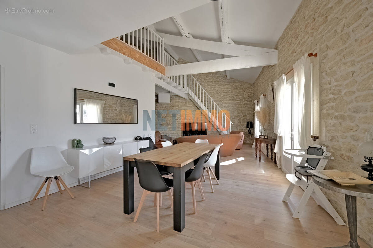 Maison à AUBAIS