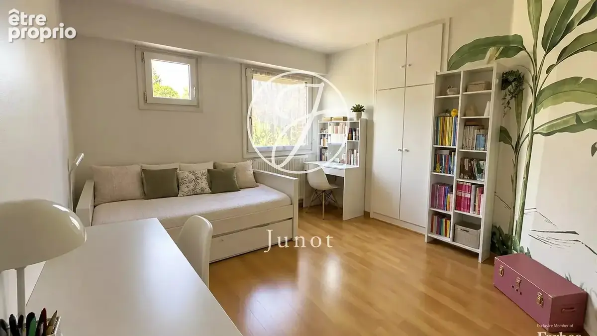 Marcq-en-Barœul - CROISÉ-LAROCHE - Maison - 6 pièces - 185m² - 5 chambres - Jardin 500m² - Terrasse - Garage - Dépendance - photo 5