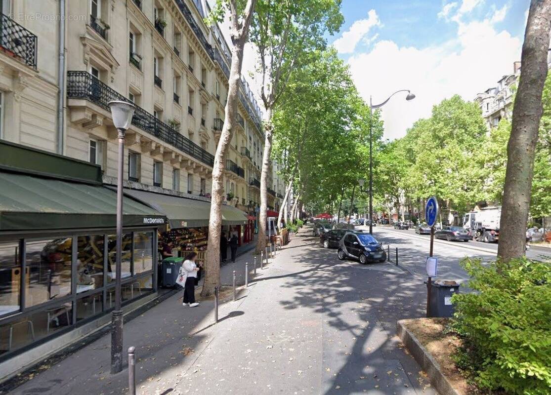 Autre à PARIS-13E