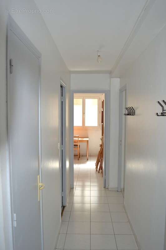 Appartement à MARSEILLE-4E