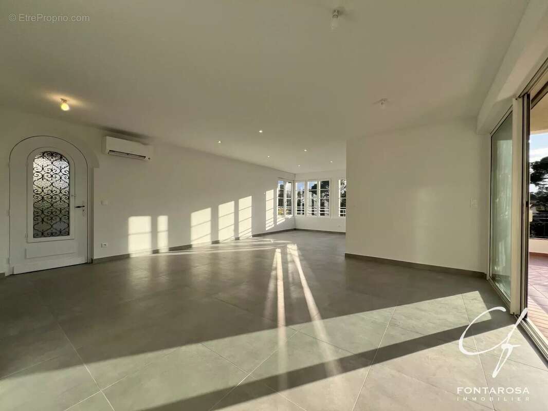 Appartement à SAINT-RAPHAEL