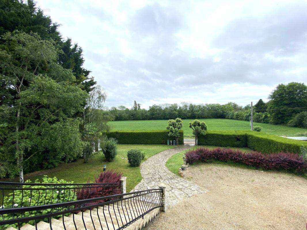 Maison à MOUSSEAUX-SUR-SEINE