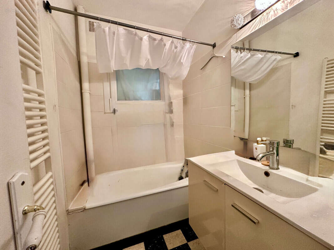 Appartement à ROMANS-SUR-ISERE