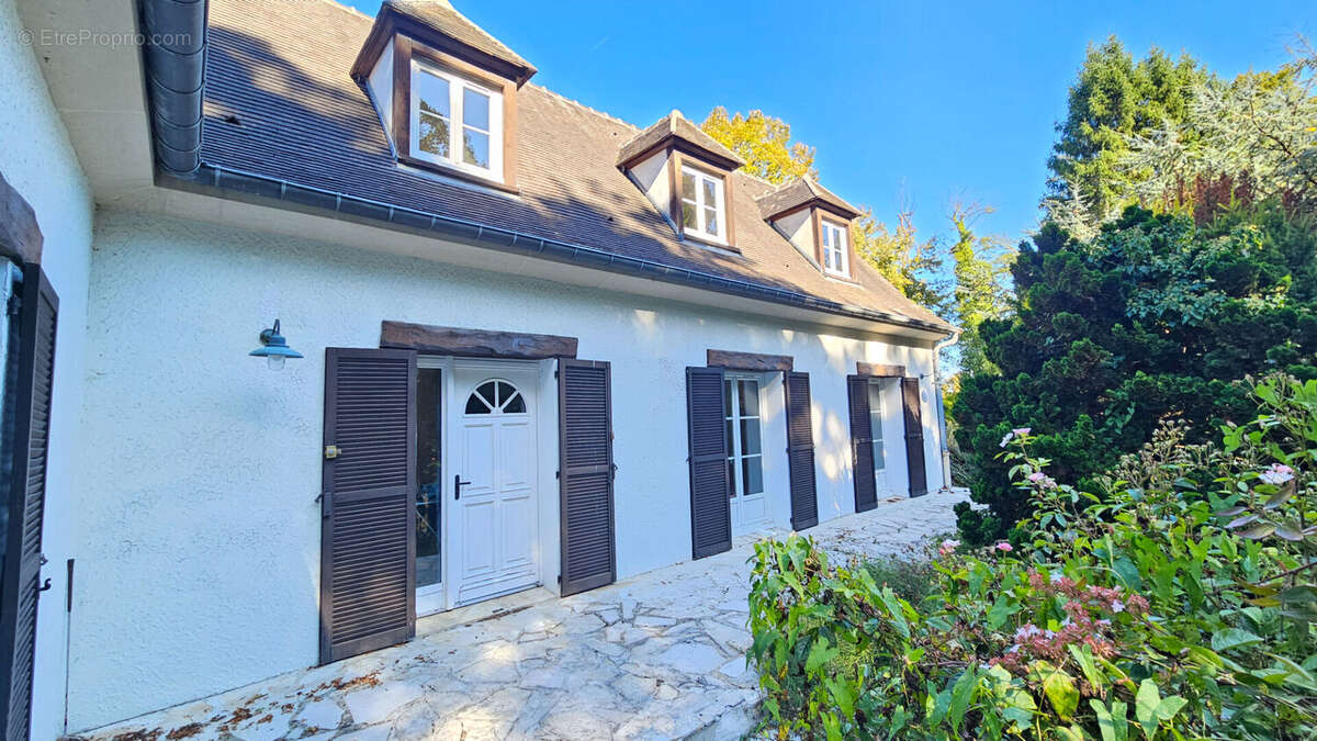 Maison à AUMONT-EN-HALATTE