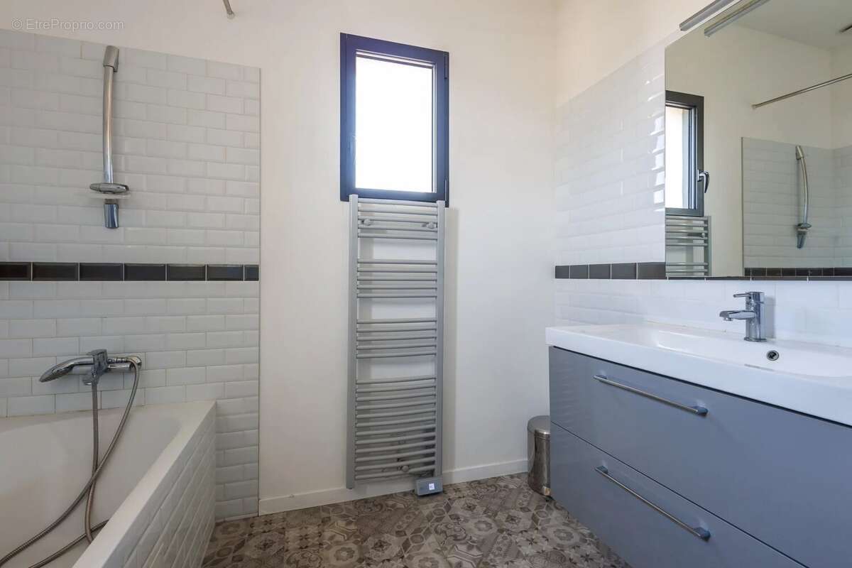 Maison contemporaine avec piscine Campagne Arlésienne - photo 24