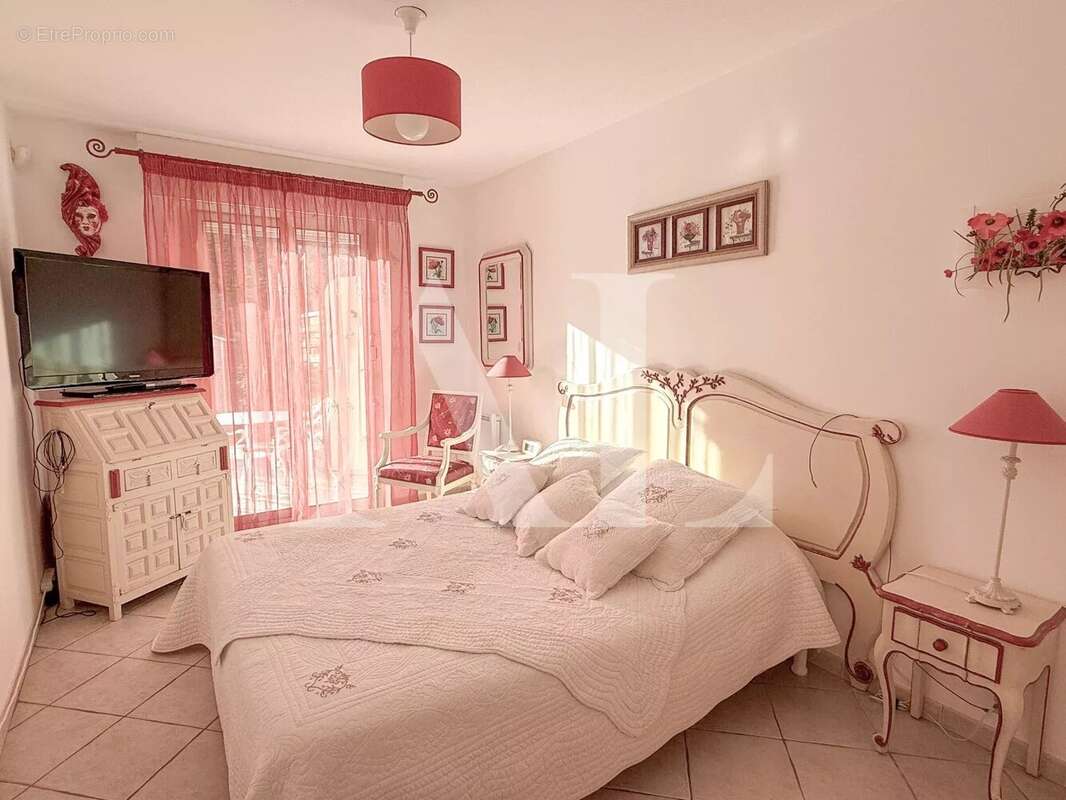 Appartement à VALLAURIS