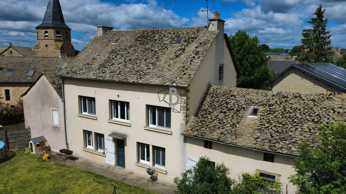 Maison à COMPS-LA-GRAND-VILLE