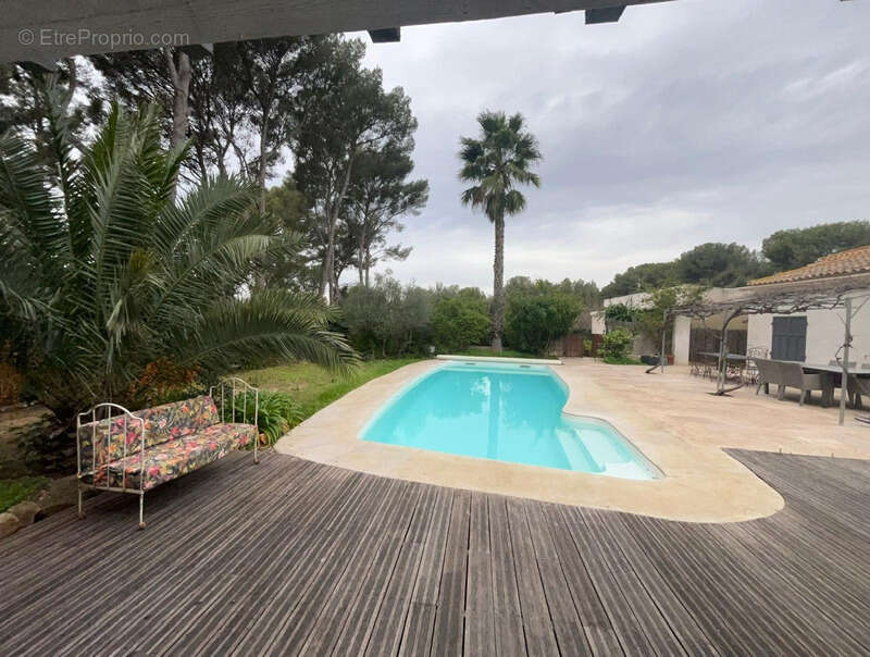 Maison à vendre 7 pièces SANARY SUR MER (83) - photo 13