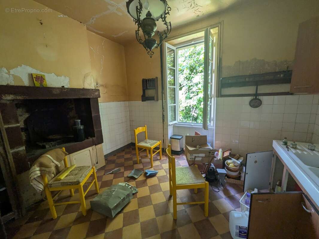 Guemene sur scorff maison bourgeoise  7 pièces 185 m² environ avec garage et dépendances,un puits une parcelle de 3706m² - photo 10