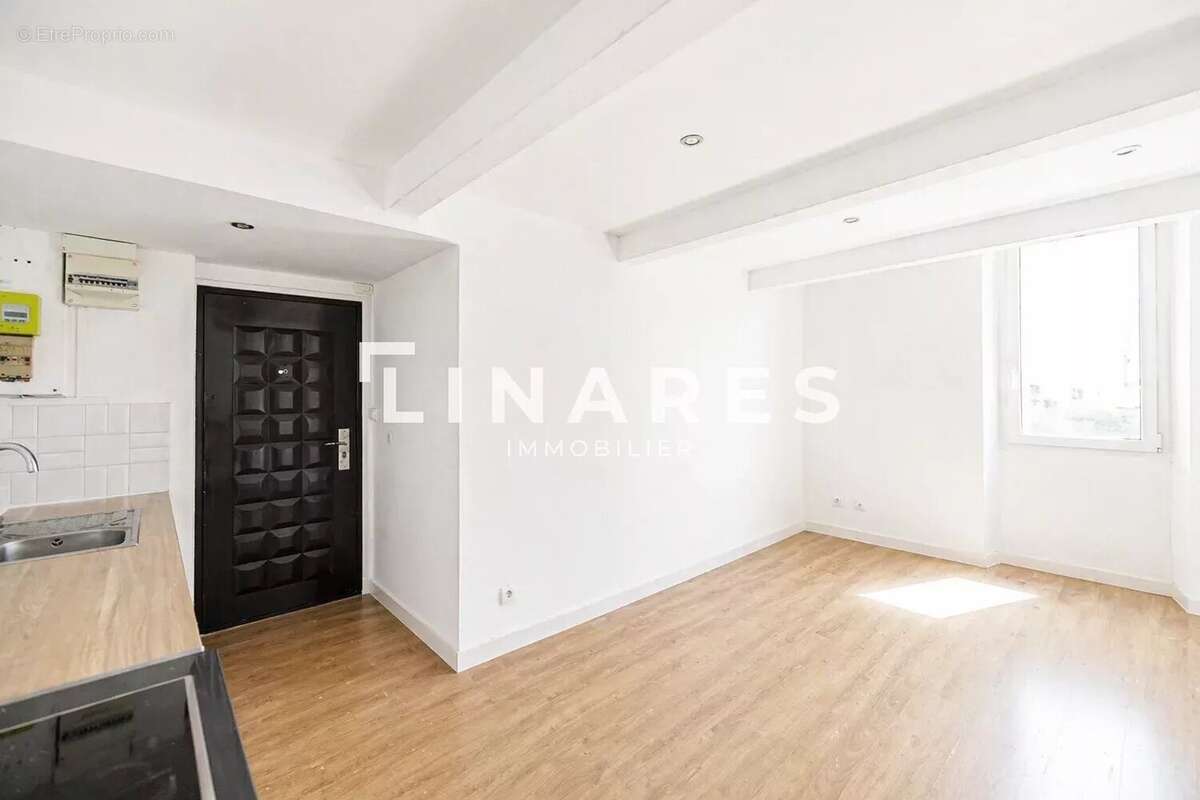 Appartement à MARSEILLE-4E