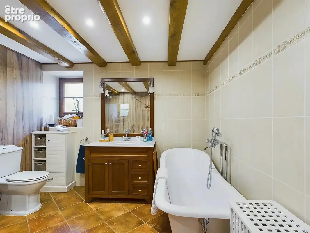 Maison magnifiquement rénovée avec écuries et potentiel de revenus - photo 9