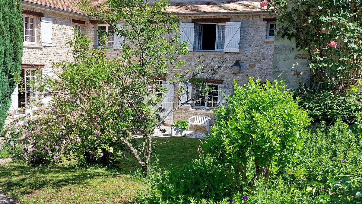 Maison à THOIRY