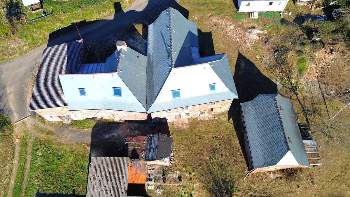 Maison à VILLECOMTAL