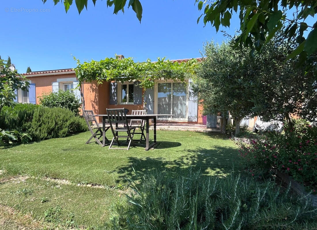 Maison à SUZE-LA-ROUSSE