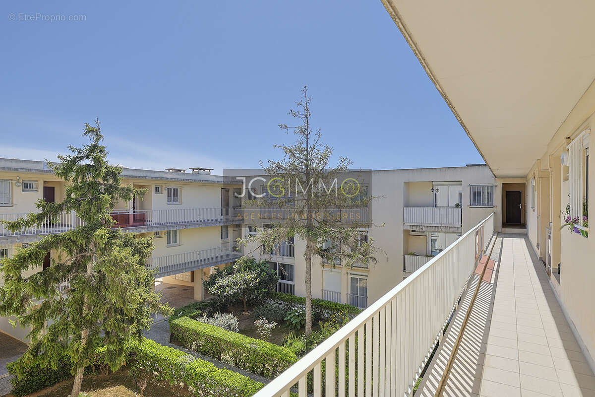 Appartement à SIX-FOURS-LES-PLAGES