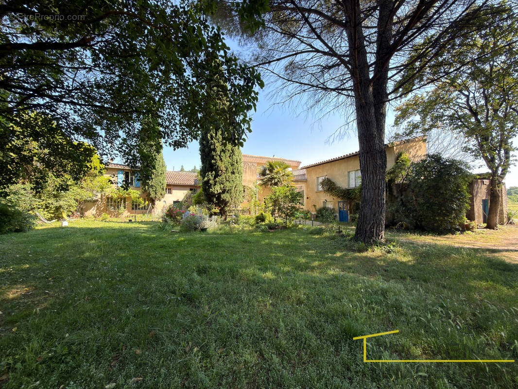 Maison à MONTELIMAR