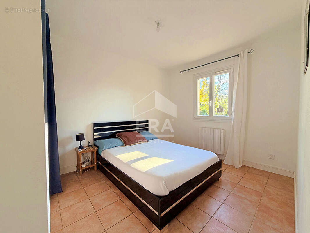 Maison à ROULLET-SAINT-ESTEPHE