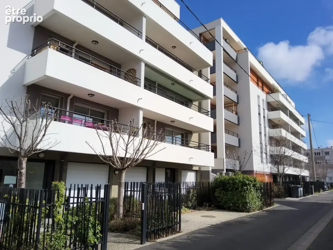 EXCLUSIVITE - Cézeaux, Superbe T3 récent avec terrasse et garage - photo 12