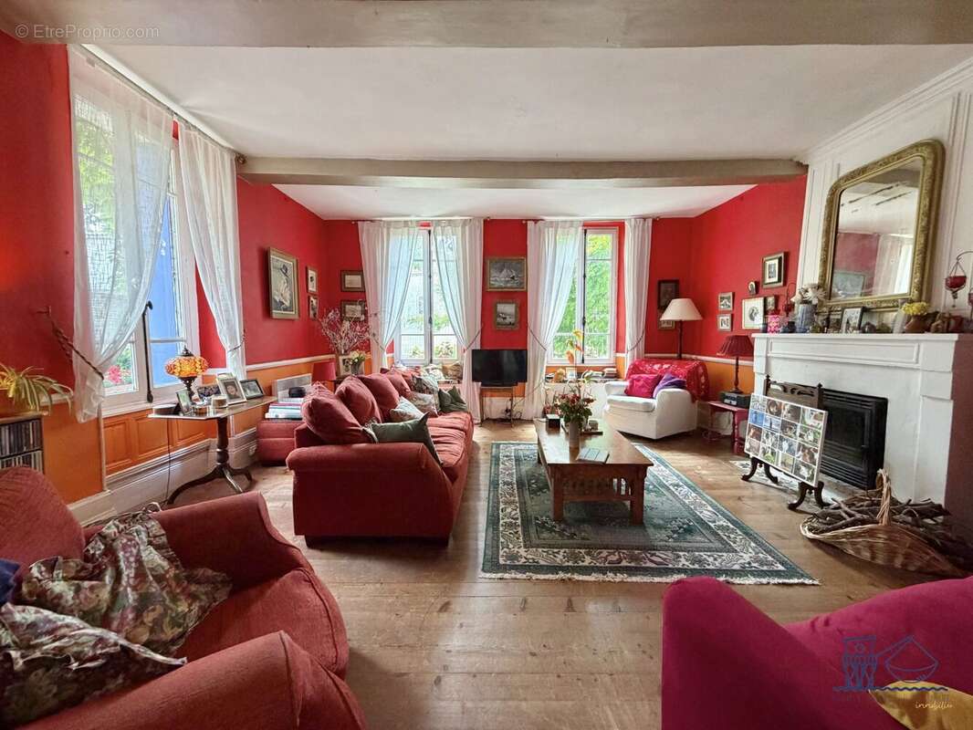 Maison à CHENAC-SAINT-SEURIN-D'UZET