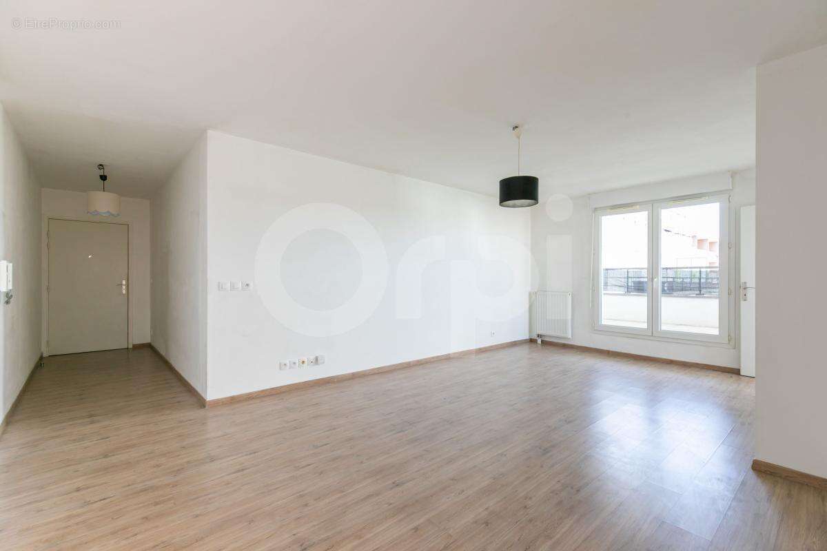 Appartement À Vendre - photo 2