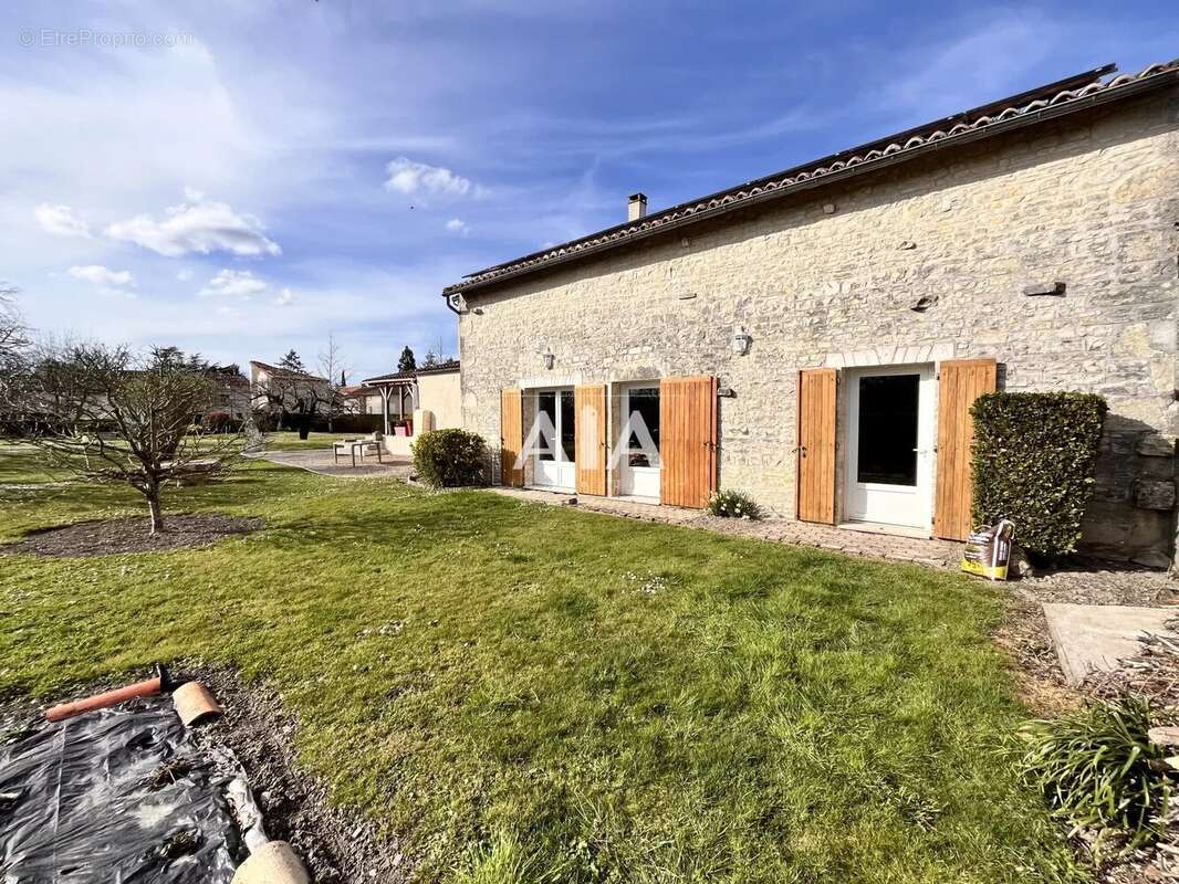 Maison à MAINE-DE-BOIXE