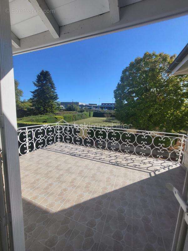 Maison en pierre rénovée à LECTOURE avec JARDIN- 3 CHAMBRES - photo 12