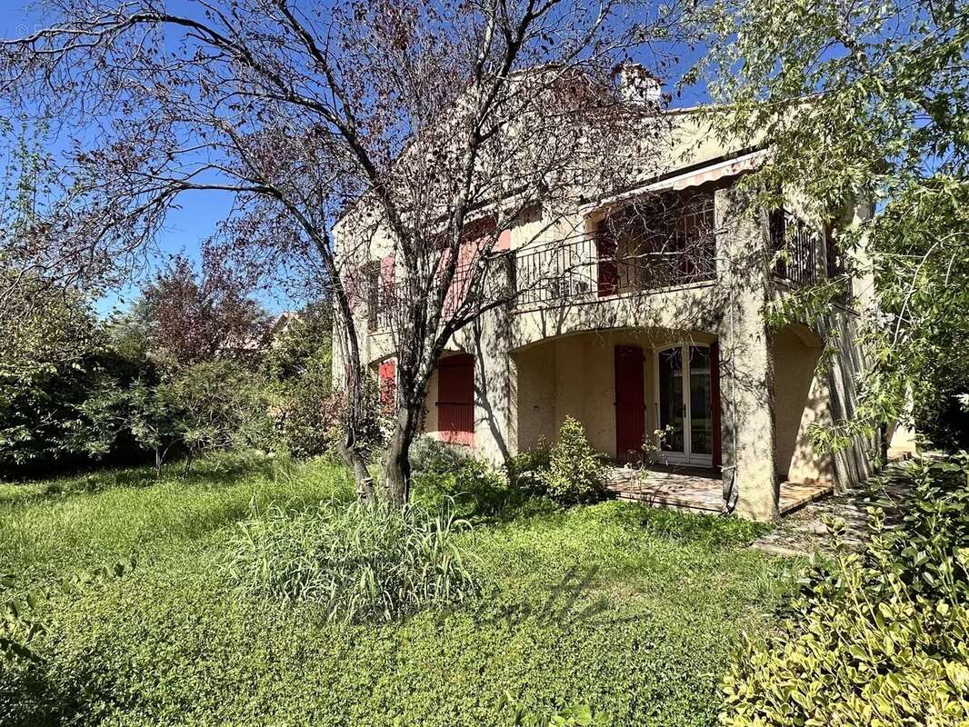 Maison à MONTELIMAR