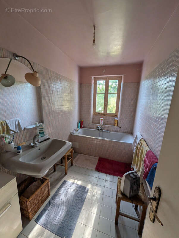 maison de 125 m2 à Grambois, cadre idyllique - photo 6