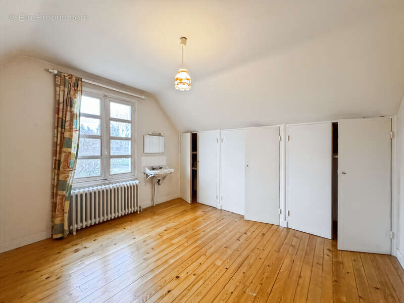 Maison à LA CLAYETTE